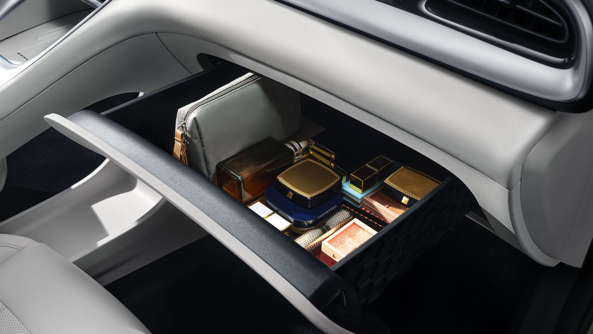 Geely Wonder Group | Geely EX2 Interior Design